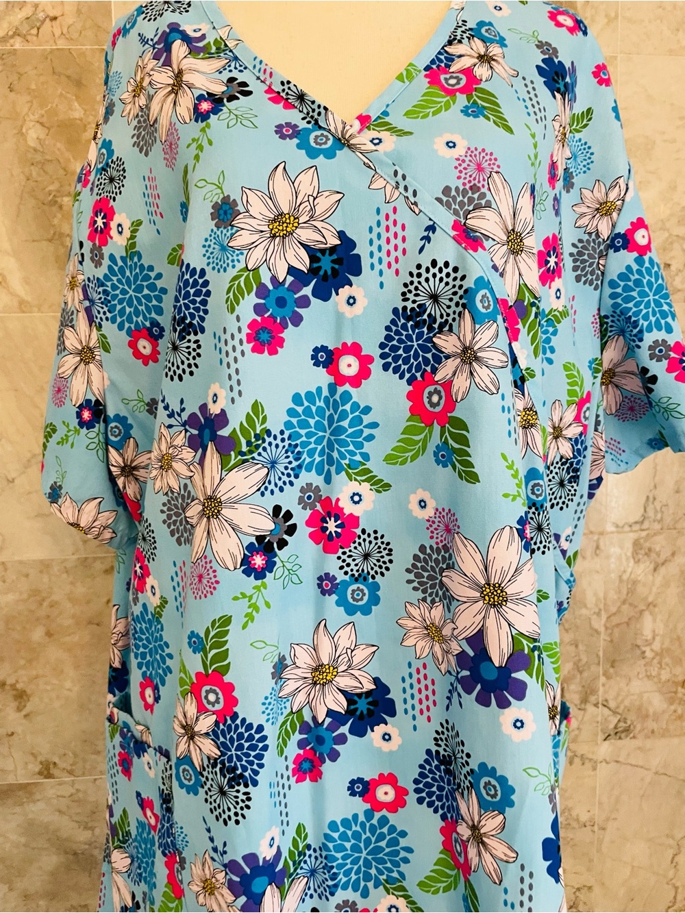 SB Scrubs Floral Short Sleeve Scrub Top - Picture 3 of 8